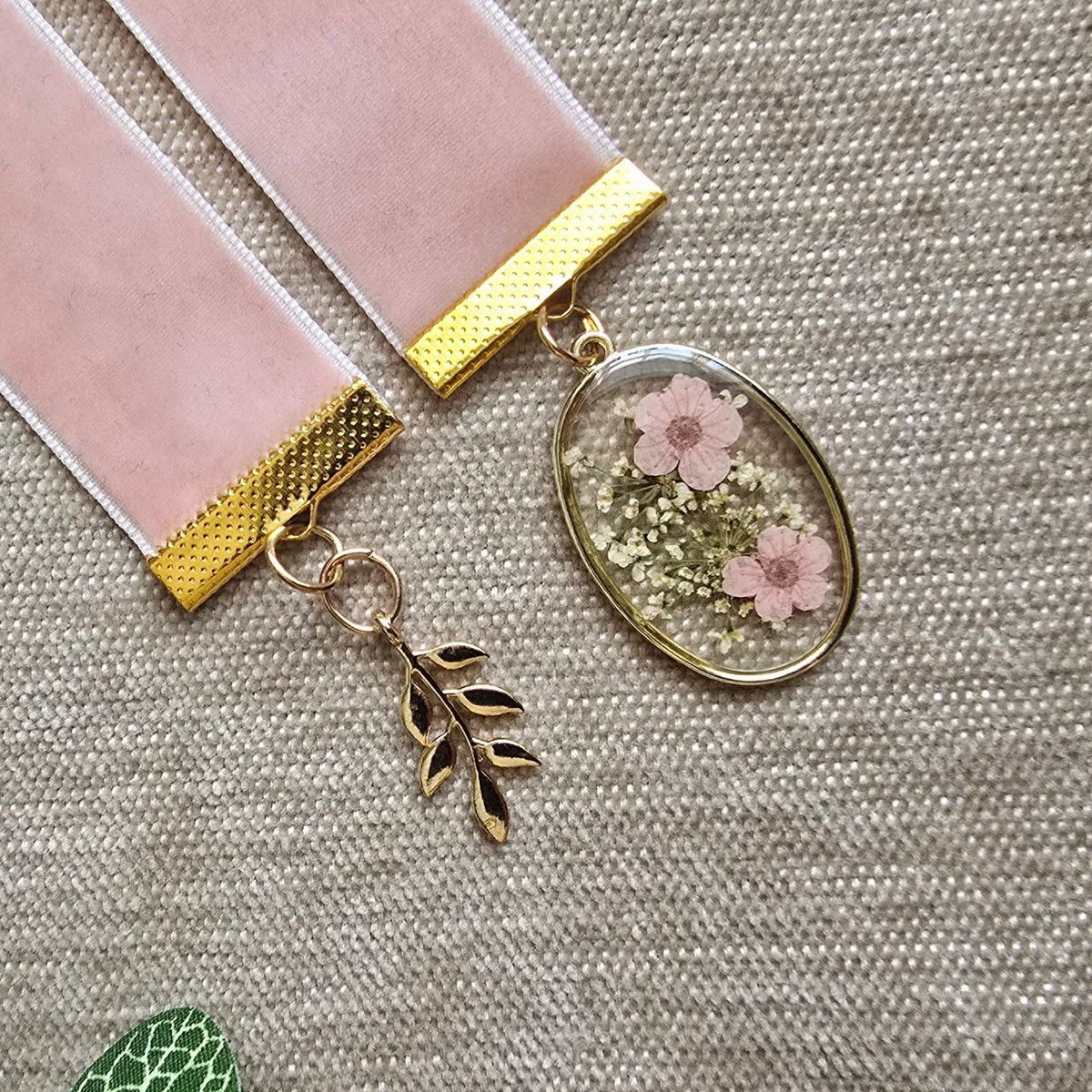 Pressed Flower Resin Pendant Ribbon Bookmark