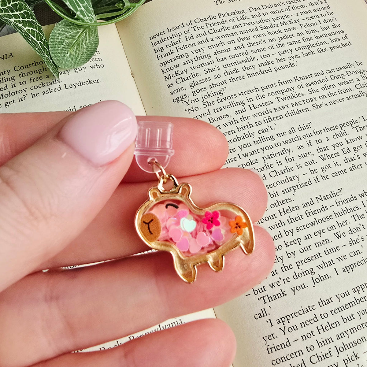 Happy Capybara Shaker Kindle Dust Plug Charm