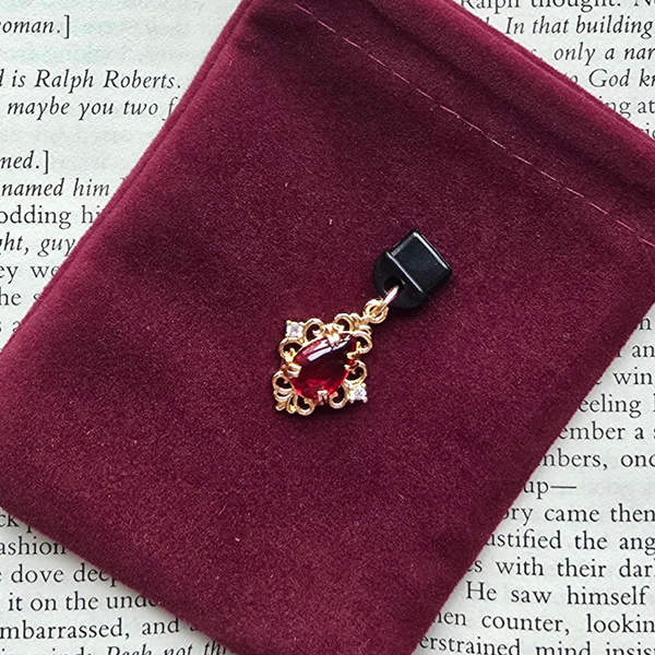 Vampire Royalty Dust Plug