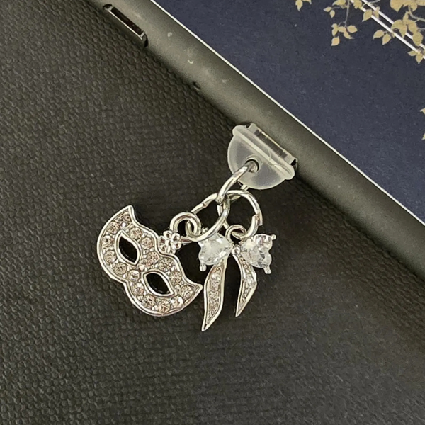 A Lady in Silver Dust Plug