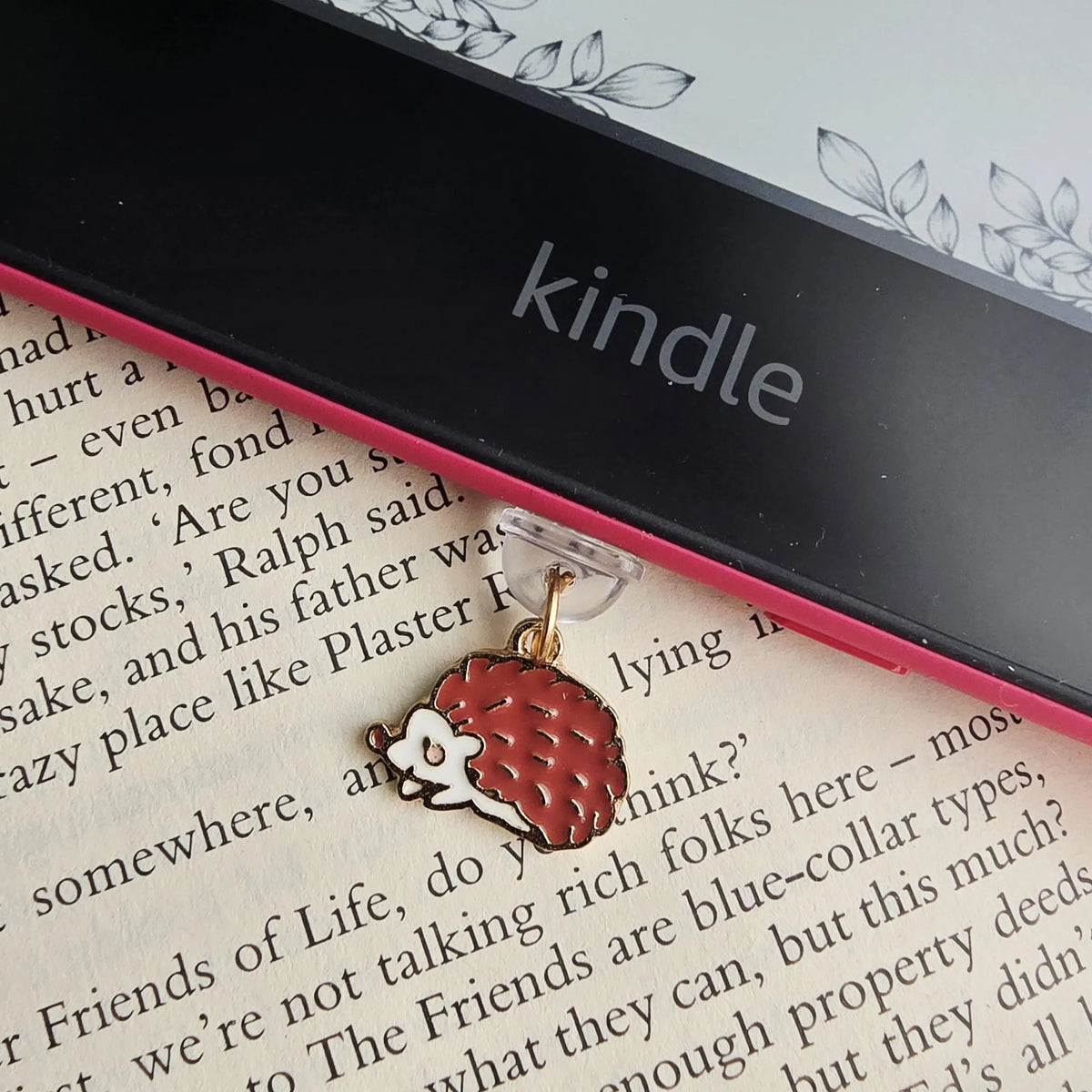 Cosy Critters Kindle Dust Plug