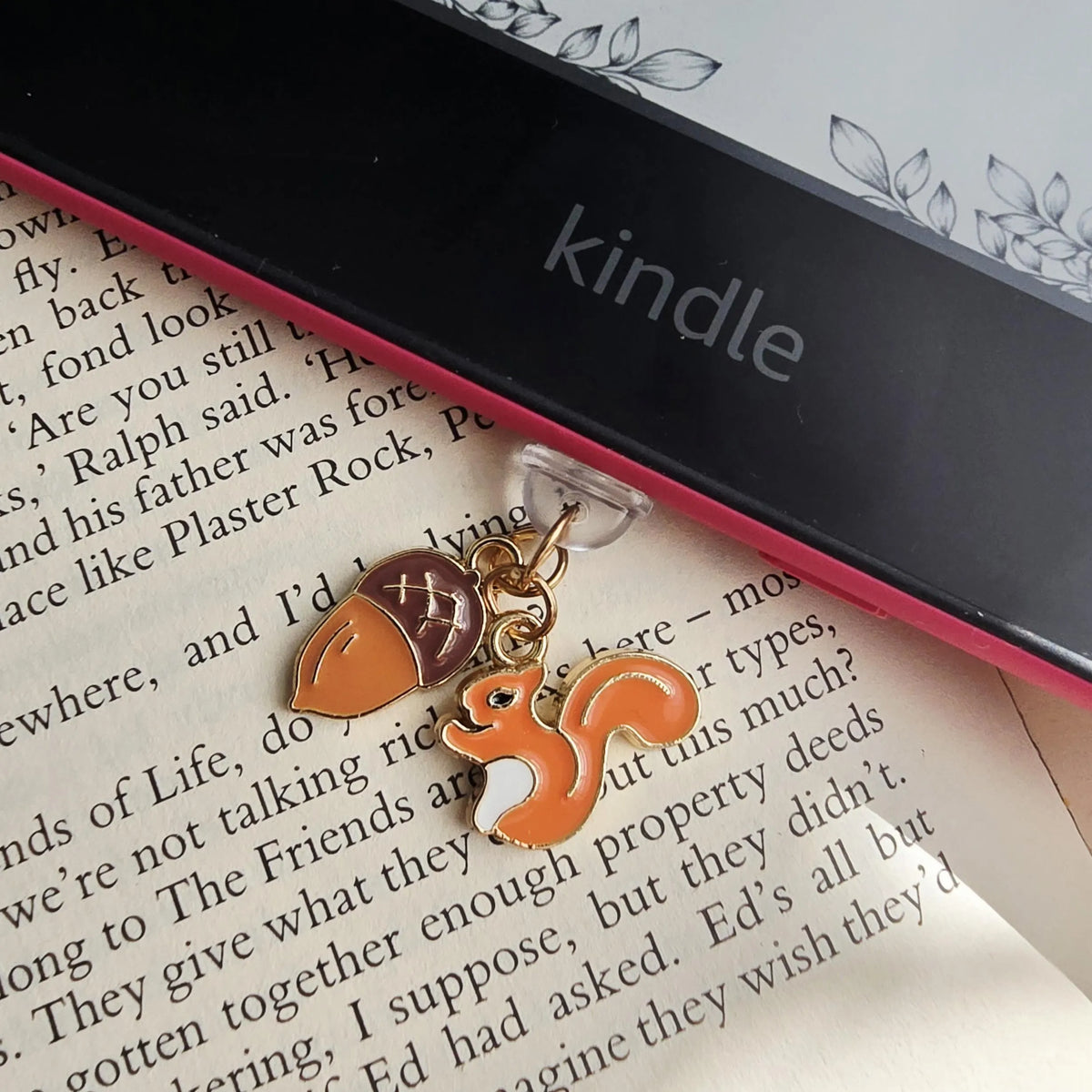 Cosy Critters Kindle Dust Plug