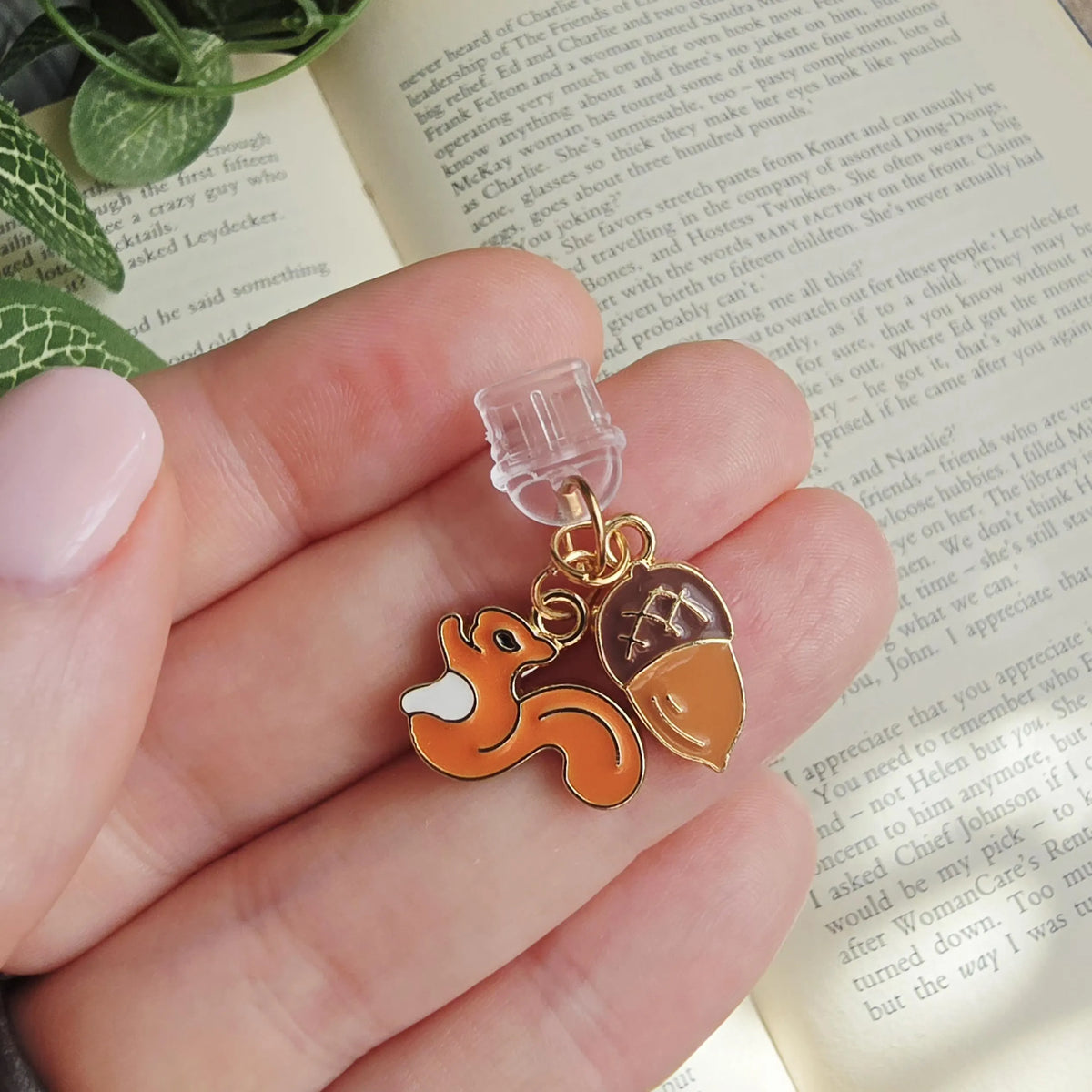 Cosy Critters Kindle Dust Plug
