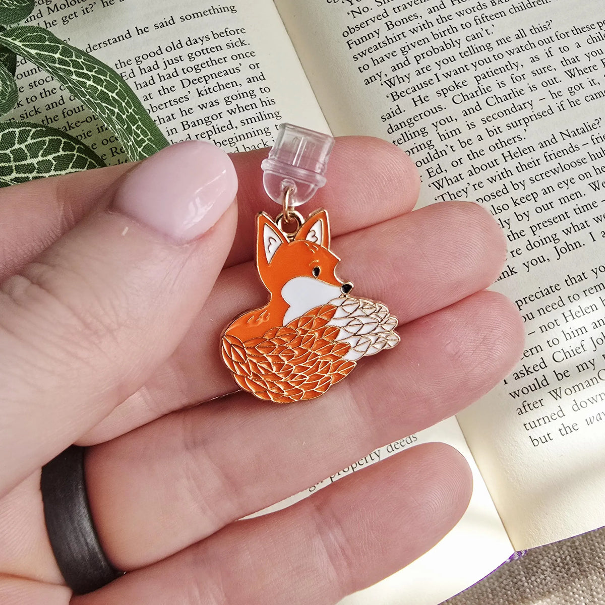 Cosy Critters Kindle Dust Plug